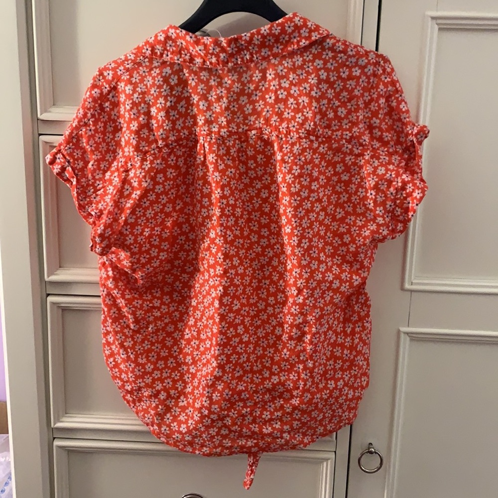 Old Navy Button Down Tie Front Top with Cute Daisies. - Picture 3 of 3